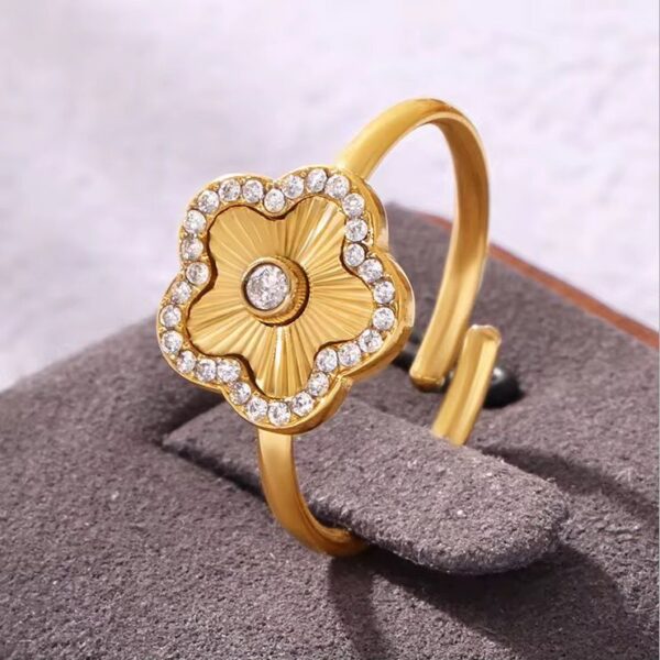 Bague Fleur Élégance